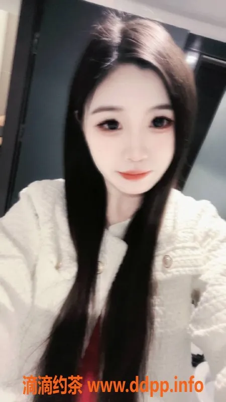 成都楼凤-成都颜颜19岁巨乳嫩妹，600元体验服务！