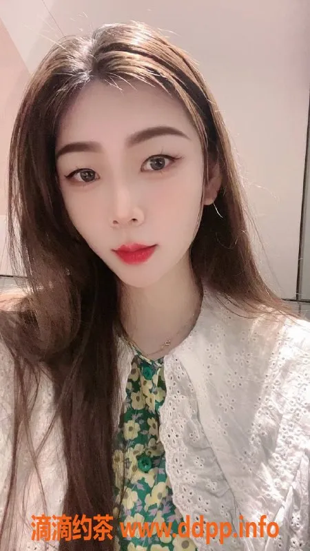 深圳楼凤资源信息,龙岗佩佩，身材火辣，800元体验制服丝袜服务