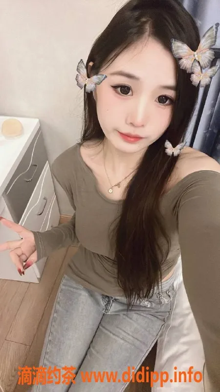 成都楼凤-成都颜颜19岁巨乳嫩妹，600元体验服务！