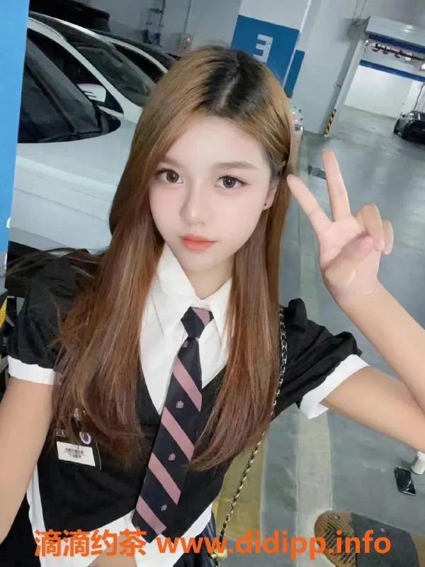 深圳楼凤-福田图图，1200元舌吻制服丝袜服务