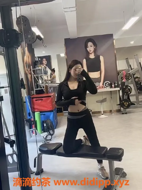 杭州楼凤-上城区阳阳175cm高颜值女孩，面带微笑等你体验