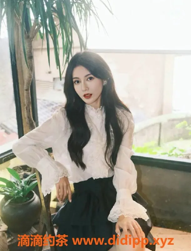 深圳楼凤-深圳小墨老师，175长腿，24岁中俄混血