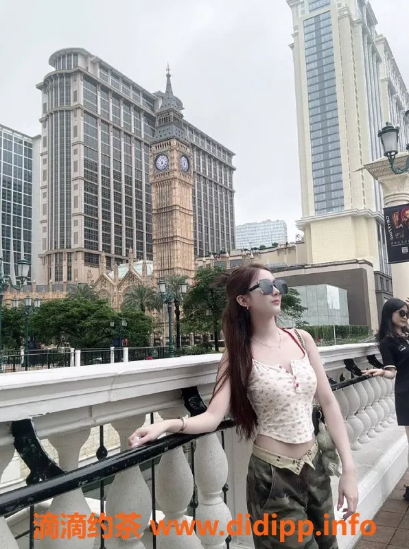 重庆楼凤-琳达：混血新老师，今晚工兵价仅4！