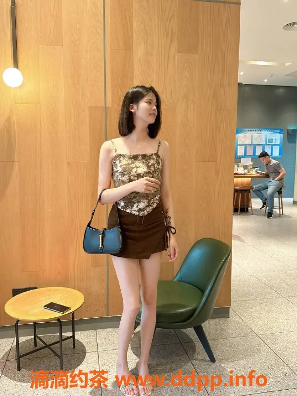 深圳楼凤-南山玉玉，1500元舌吻鸳鸯浴服务