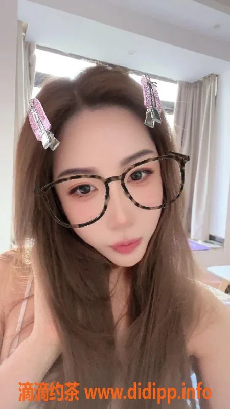 杭州楼凤-甜甜巨乳白虎，亲民价的绝佳体验