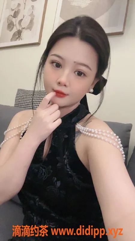 杭州上门服务-上城区小白兔，168cm巨乳尤物！舌吻69，单次仅900元