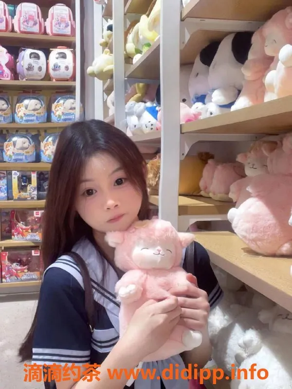 深圳楼凤-龙华小忆，1188元舌吻鸳鸯浴服务