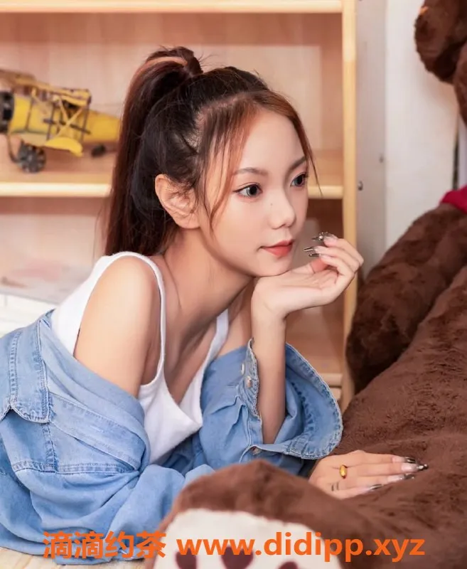 杭州楼凤-上城区小y，19岁163cm，B+胸围，79斤