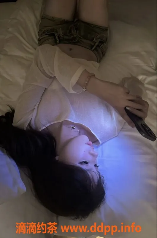 东莞楼凤资源信息,大朗月月，20岁160cm，37胸围，500p超值服务