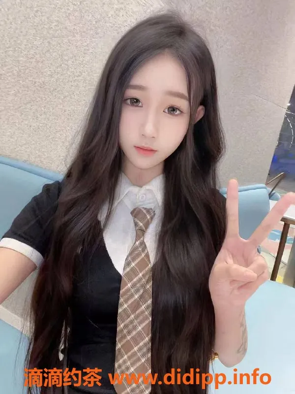 广州楼凤资源信息,天河嫩妹柠柠，800水费，舌吻服务