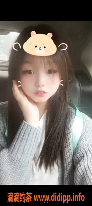 成都楼凤-成都嫩妹嘉嘉，18岁身高160，巨乳超诱人