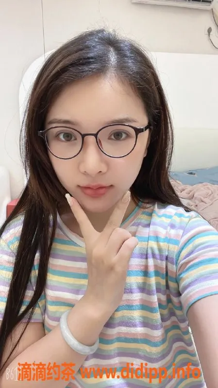 广州楼凤-天河御姐诗涵，800元一次，快来约！