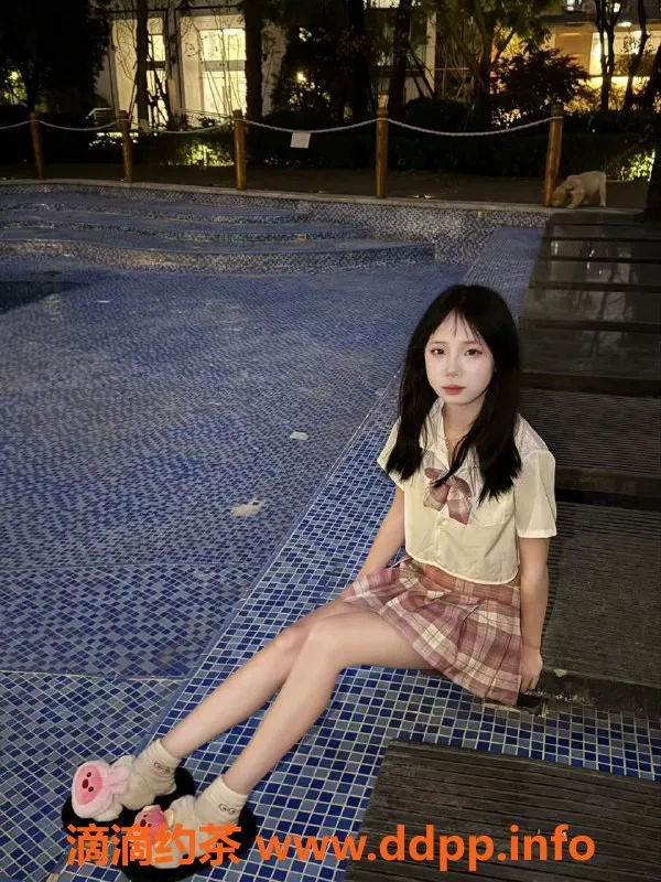 成都楼凤-成都草莓16岁娇小萝莉，600元享服务