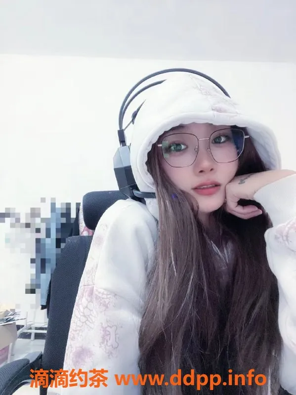 杭州楼凤-表妹168cm D胸，53斤，夜场特惠等你来约