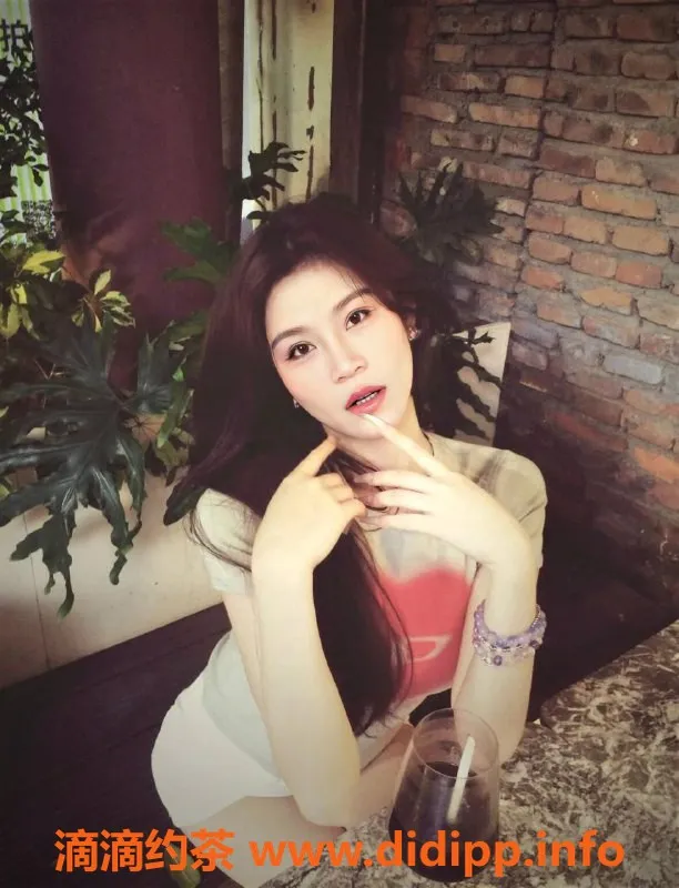 深圳楼凤-深圳罗湖琳酱，23岁170b，服务超棒