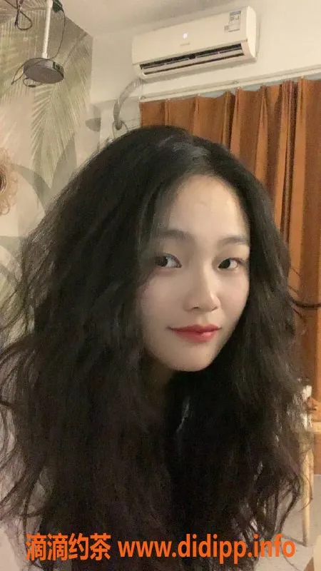 广州楼凤资源信息,天河小鸭，爆乳身材，600元约一晚