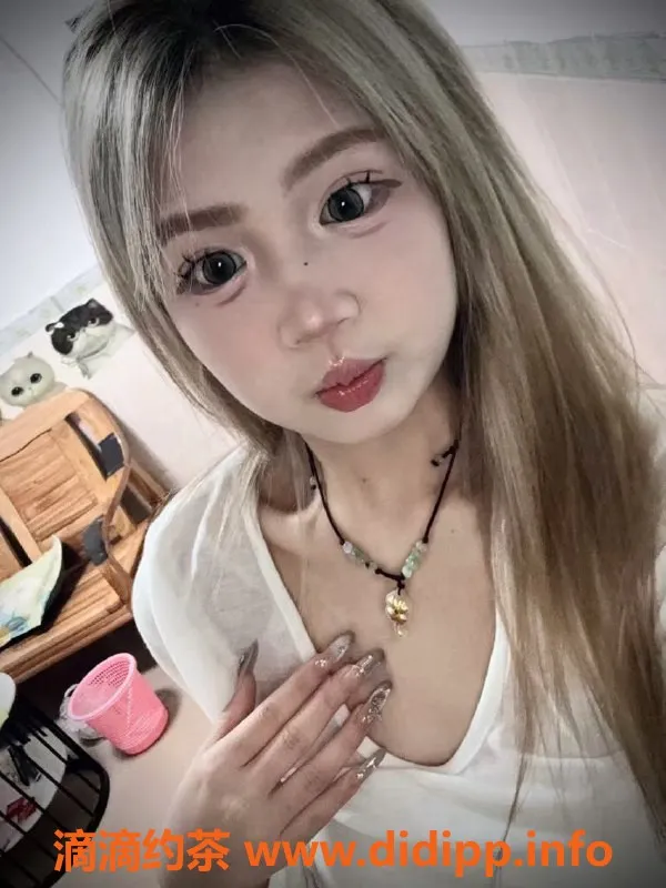 广州楼凤-白云嫩妹佳佳，水费900p，SM服务体验