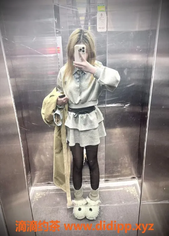 广州楼凤-白云嫩妹佳佳，水费900p，SM服务体验