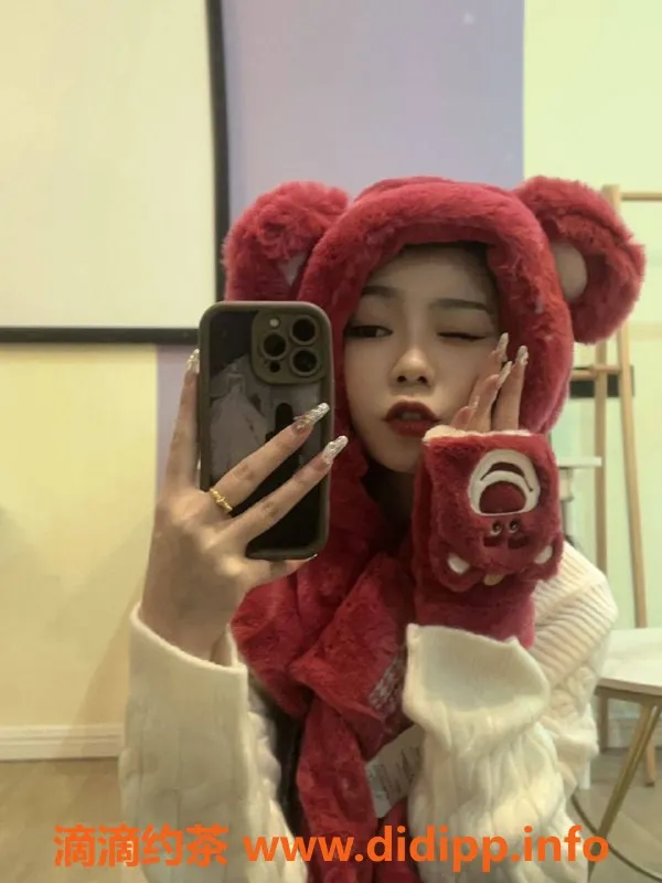 广州楼凤-天河正妹苏澈，700元预约，视频验证！