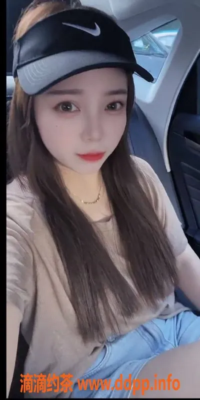 广州楼凤-黄埔人妻薇娅，500元享受热情服务