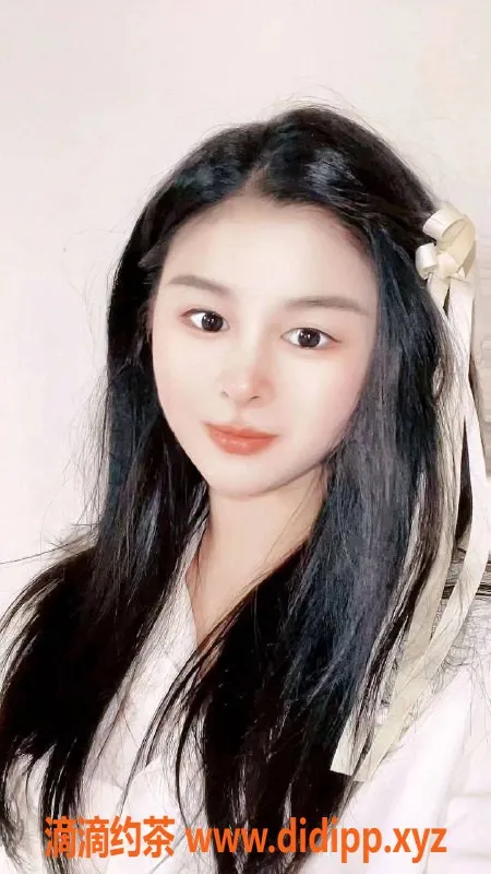 杭州楼凤-小不点，21岁清纯妹子160cm，超高颜值陪伴服务