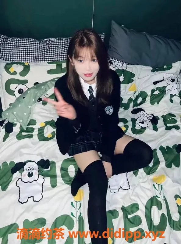 成都楼凤-成华区小白虎，身高165，A罩杯，18岁，服务新手