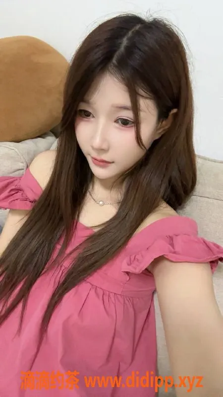 广州楼凤-天河嫩妹嘟嘟，爆乳气质，700元体验