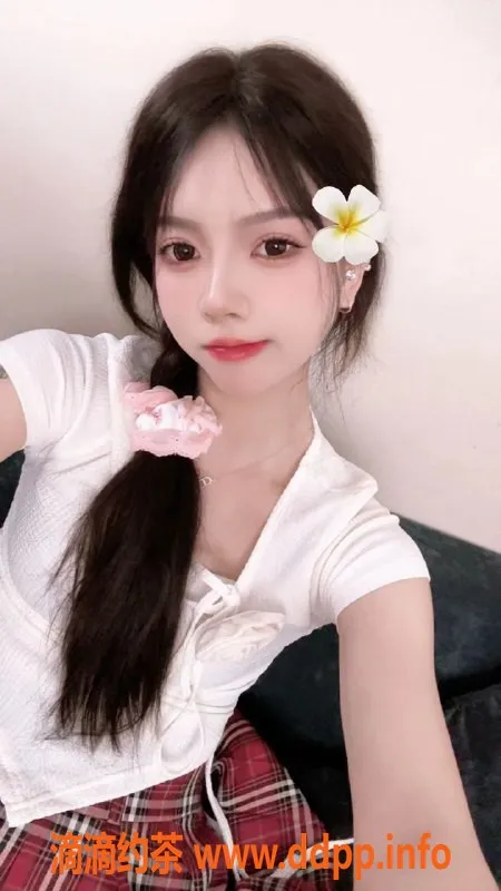 厦门楼凤-湖里琪琪：04年粉嫩妹，舌吻足交服务优惠