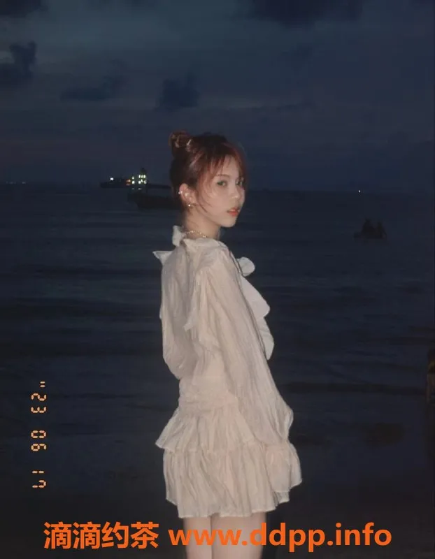 厦门楼凤-湖里琪琪：04年粉嫩妹，舌吻足交服务优惠