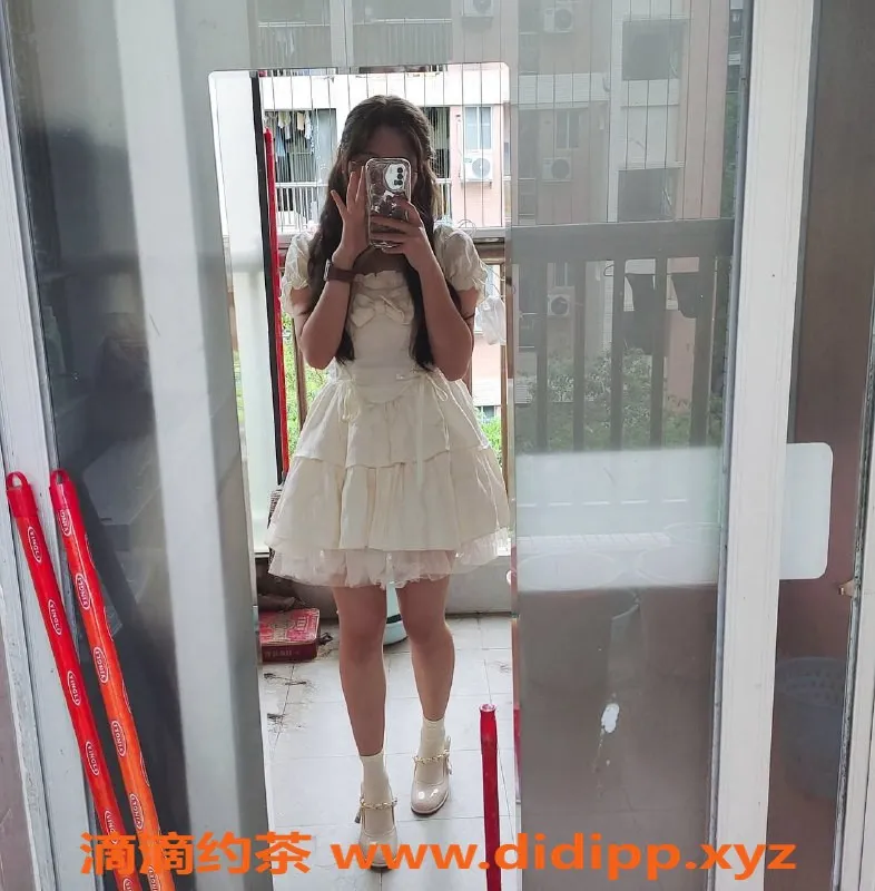 广州楼凤-南沙嫩妹Yiyi，轻SM服务，800元起