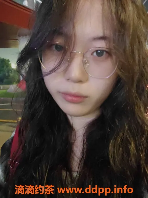 广州楼凤-南沙嫩妹Yiyi，轻SM服务，800元起