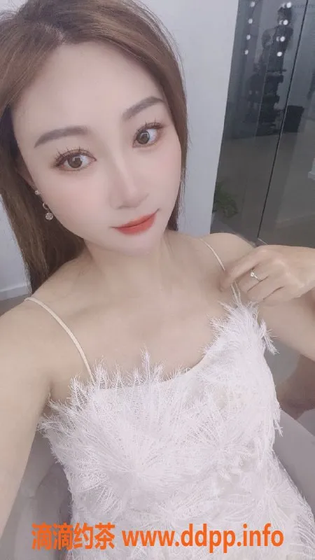 杭州楼凤-思琪 25岁 167cm 50kg 口技达人服务