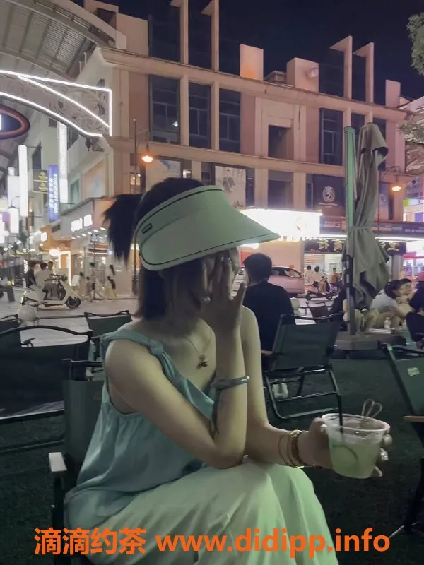 广州楼凤-天河蓉蓉：优质妹子，500元一小时