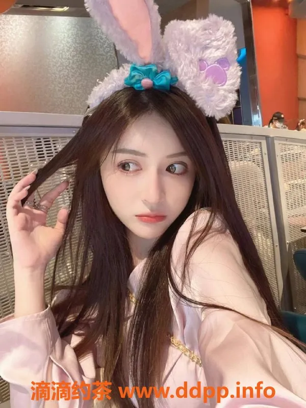 杭州楼凤-网红喵妹164cm纯天然童颜巨乳，热情主动服务