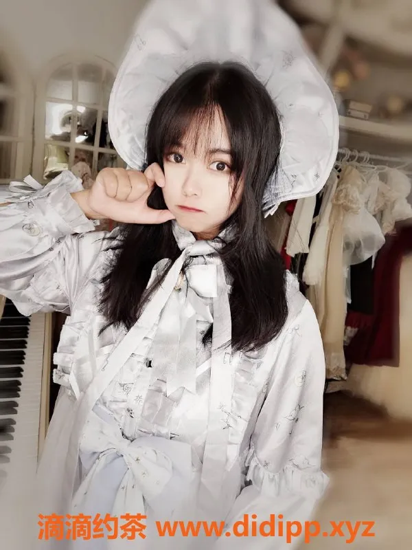 杭州楼凤-拱墅区萝莉北柠大胸兼职，快来享受舌吻与69服务！