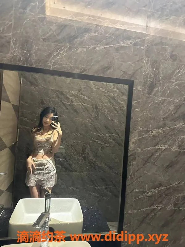 杭州楼凤-拱墅区小十六，雪白肤色，性感身材，真实02年