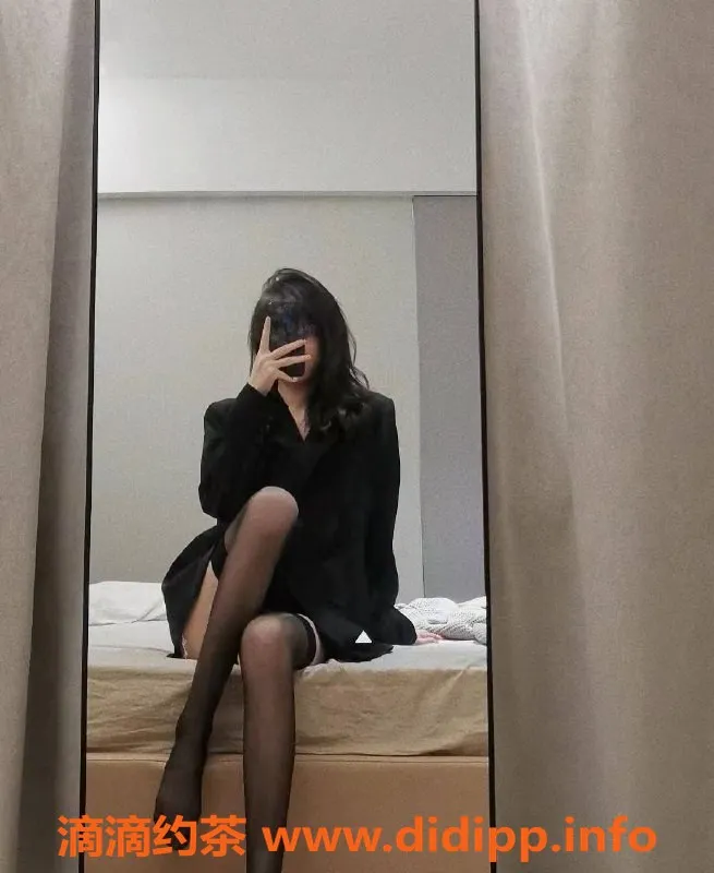 杭州楼凤-拱墅区小十六，雪白肤色，性感身材，真实02年