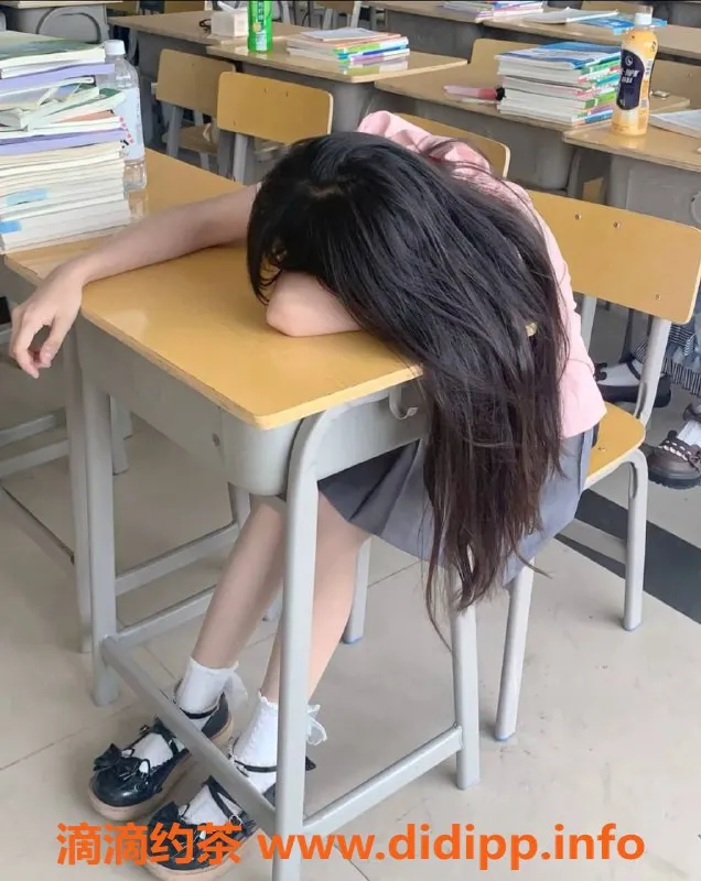 广州楼凤-白云嫩妹小甜崽，600元服务，视频验证