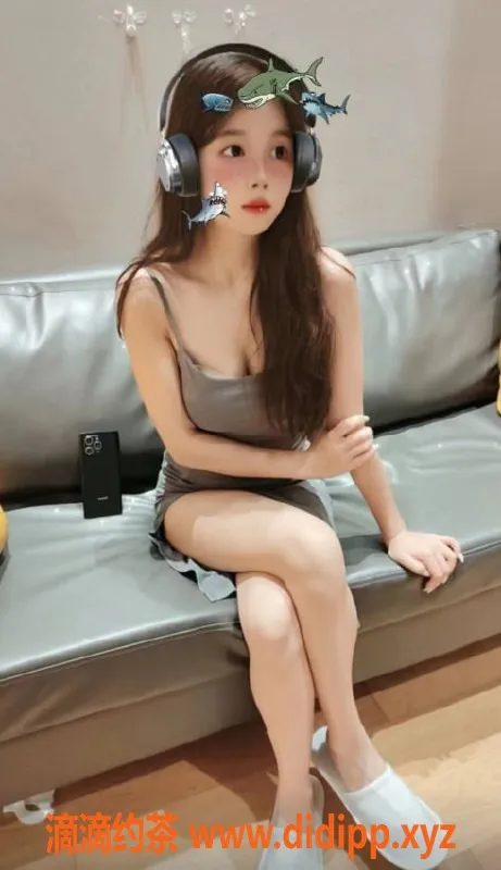 杭州楼凤-颜可心：20岁165cm、97斤、36C，专享水中服务