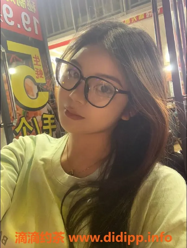 广州楼凤-海珠嫩妹葡萄，800元享受精彩服务