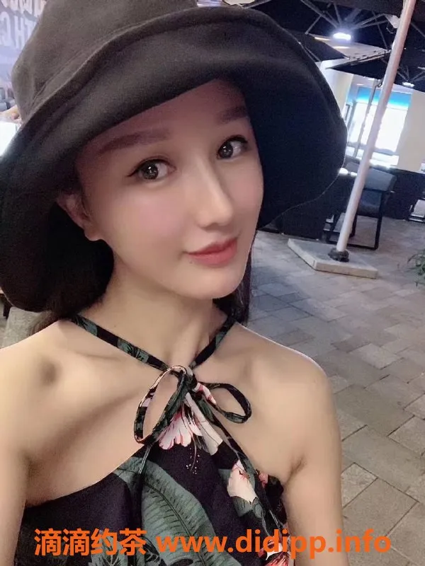 深圳楼凤-龙岗美芝，1500元起，舌吻调情服务