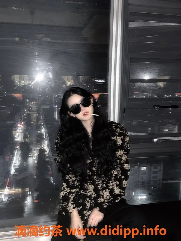 深圳楼凤-龙华妮妮 24岁 167cm 46kg B+身材 1200P起