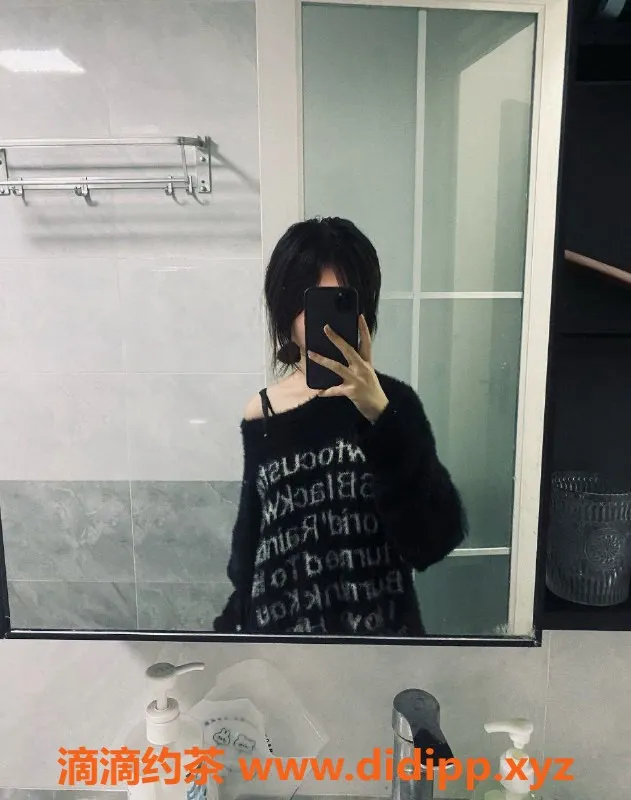 成都楼凤-成都小米粥17岁萝莉身材，700元超值服务