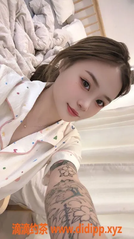 广州楼凤-天河小禾苗，嫩妹美颜，700约一次