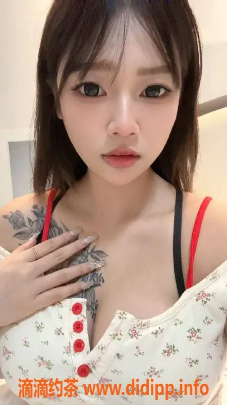 广州楼凤-越秀甜甜，爆乳美眉700元约会体验