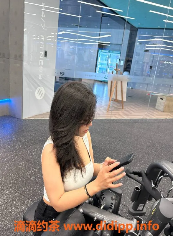 广州楼凤资源信息,海珠董小姐，爆乳美人800/p，视频验证！