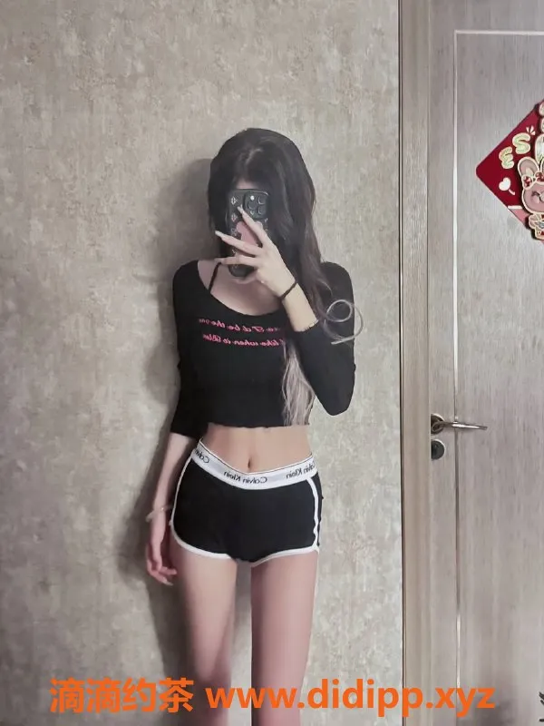 深圳楼凤-龙华嫩妹七七，课费P1088，超优质体验！