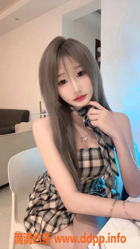 广州楼凤-天河嫩妹小乔，800元享专业服务