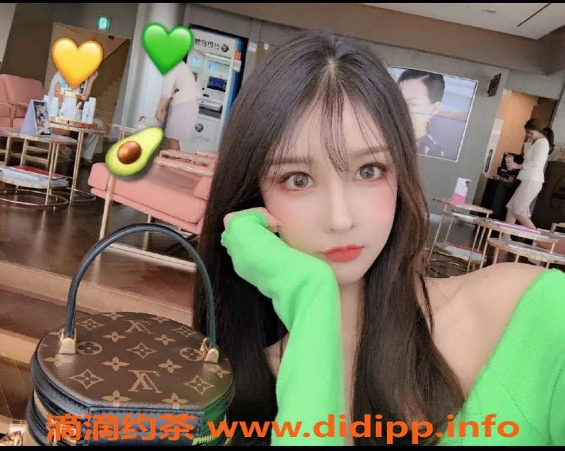 杭州楼凤-夏天，上城区162cm D+，48kg温柔体贴型