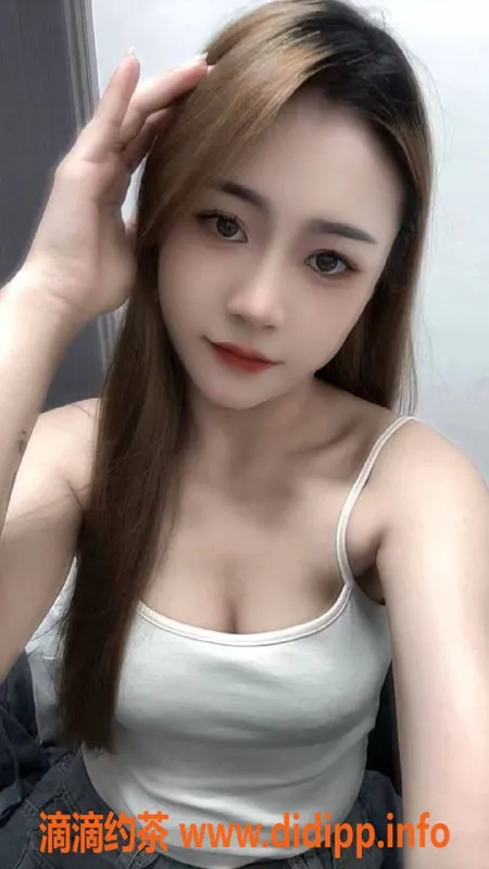 深圳楼凤-南山佳佳，800元体验舌吻与调情服务